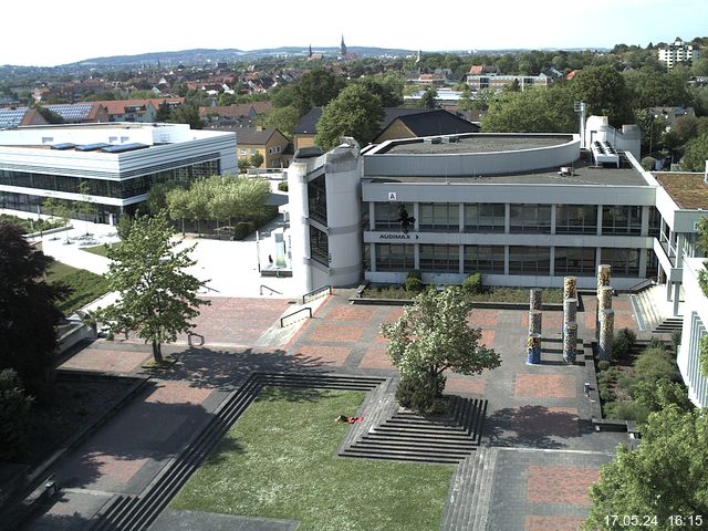 Foto der Webcam: Verwaltungsgebäude, Innenhof mit Audimax, Hörsaal-Gebäude 1