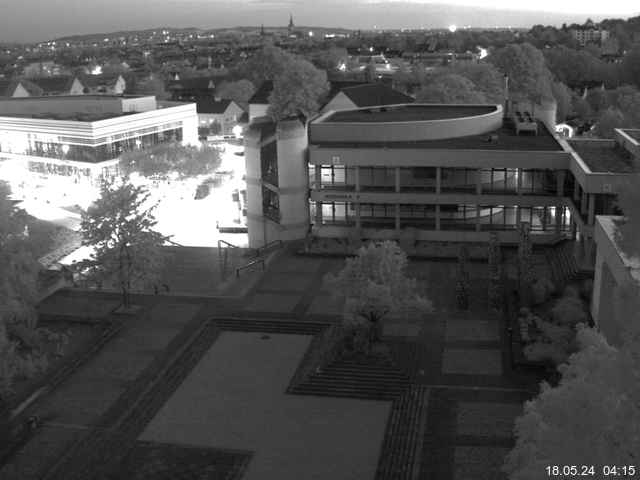 Foto der Webcam: Verwaltungsgebäude, Innenhof mit Audimax, Hörsaal-Gebäude 1