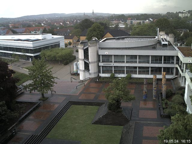 Foto der Webcam: Verwaltungsgebäude, Innenhof mit Audimax, Hörsaal-Gebäude 1