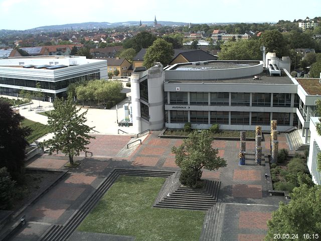 Foto der Webcam: Verwaltungsgebäude, Innenhof mit Audimax, Hörsaal-Gebäude 1