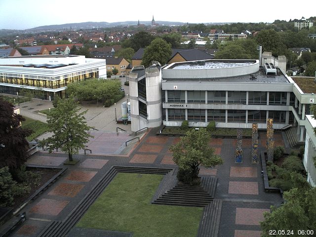 Foto der Webcam: Verwaltungsgebäude, Innenhof mit Audimax, Hörsaal-Gebäude 1