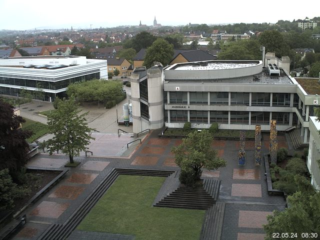 Foto der Webcam: Verwaltungsgebäude, Innenhof mit Audimax, Hörsaal-Gebäude 1