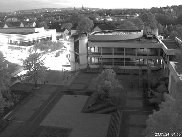 Foto der Webcam: Verwaltungsgebäude, Innenhof mit Audimax, Hörsaal-Gebäude 1