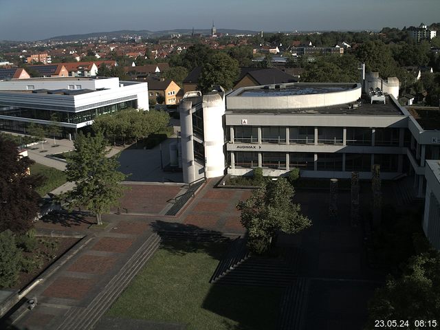 Foto der Webcam: Verwaltungsgebäude, Innenhof mit Audimax, Hörsaal-Gebäude 1