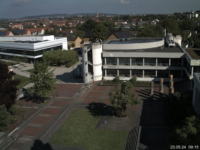 Foto der Webcam: Verwaltungsgebäude, Innenhof mit Audimax, Hörsaal-Gebäude 1