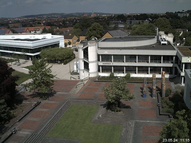 Foto der Webcam: Verwaltungsgebäude, Innenhof mit Audimax, Hörsaal-Gebäude 1