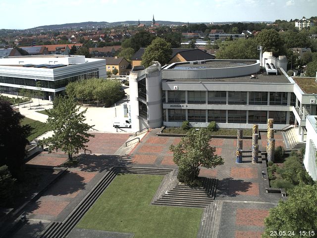 Foto der Webcam: Verwaltungsgebäude, Innenhof mit Audimax, Hörsaal-Gebäude 1