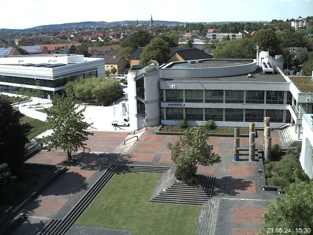 Foto der Webcam: Verwaltungsgebäude, Innenhof mit Audimax, Hörsaal-Gebäude 1