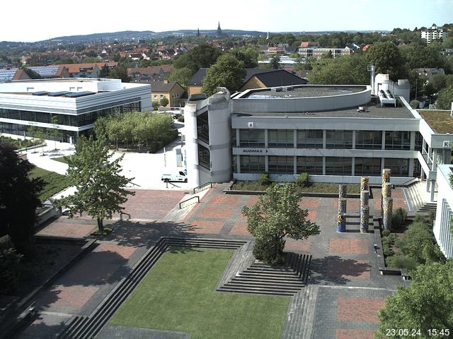 Foto der Webcam: Verwaltungsgebäude, Innenhof mit Audimax, Hörsaal-Gebäude 1