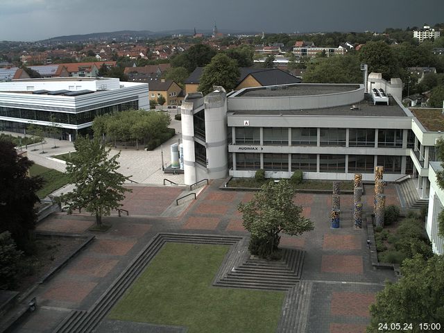 Foto der Webcam: Verwaltungsgebäude, Innenhof mit Audimax, Hörsaal-Gebäude 1