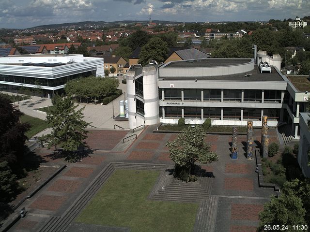 Foto der Webcam: Verwaltungsgebäude, Innenhof mit Audimax, Hörsaal-Gebäude 1