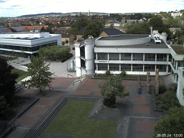 Foto der Webcam: Verwaltungsgebäude, Innenhof mit Audimax, Hörsaal-Gebäude 1