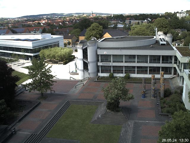 Foto der Webcam: Verwaltungsgebäude, Innenhof mit Audimax, Hörsaal-Gebäude 1