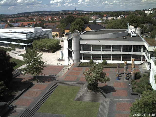 Foto der Webcam: Verwaltungsgebäude, Innenhof mit Audimax, Hörsaal-Gebäude 1