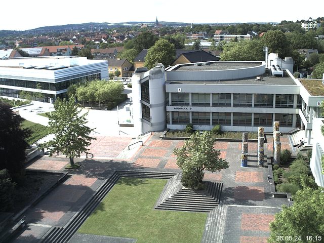 Foto der Webcam: Verwaltungsgebäude, Innenhof mit Audimax, Hörsaal-Gebäude 1