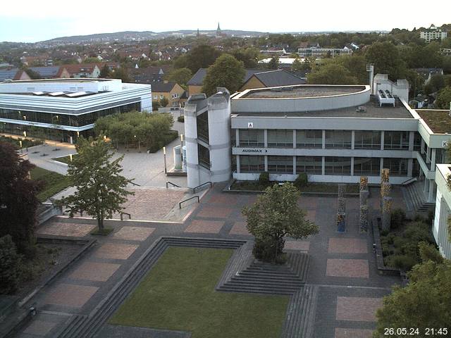 Foto der Webcam: Verwaltungsgebäude, Innenhof mit Audimax, Hörsaal-Gebäude 1