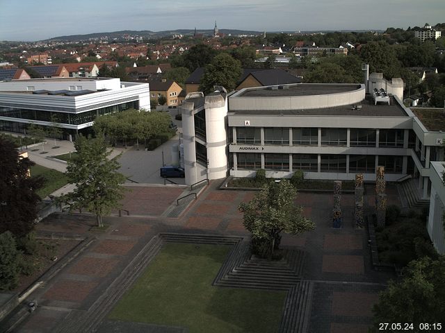 Foto der Webcam: Verwaltungsgebäude, Innenhof mit Audimax, Hörsaal-Gebäude 1