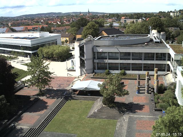 Foto der Webcam: Verwaltungsgebäude, Innenhof mit Audimax, Hörsaal-Gebäude 1