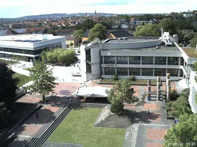 Foto der Webcam: Verwaltungsgebäude, Innenhof mit Audimax, Hörsaal-Gebäude 1