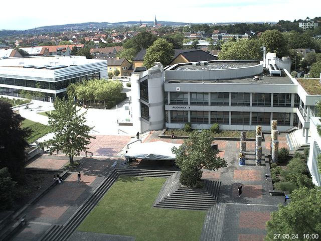 Foto der Webcam: Verwaltungsgebäude, Innenhof mit Audimax, Hörsaal-Gebäude 1