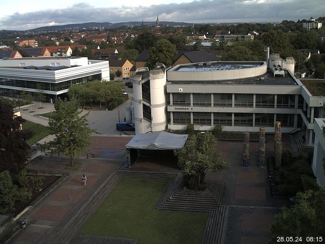 Foto der Webcam: Verwaltungsgebäude, Innenhof mit Audimax, Hörsaal-Gebäude 1