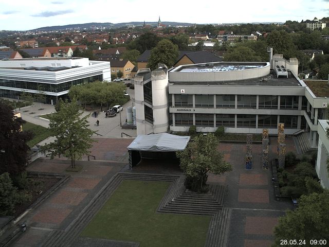 Foto der Webcam: Verwaltungsgebäude, Innenhof mit Audimax, Hörsaal-Gebäude 1