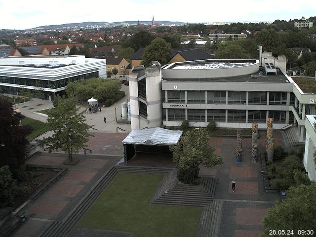 Foto der Webcam: Verwaltungsgebäude, Innenhof mit Audimax, Hörsaal-Gebäude 1