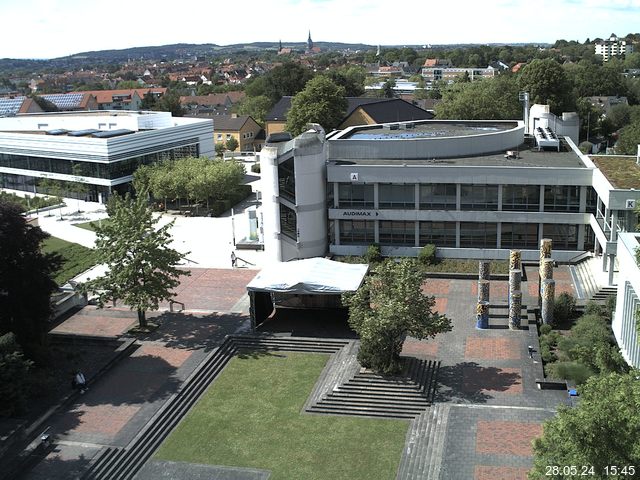 Foto der Webcam: Verwaltungsgebäude, Innenhof mit Audimax, Hörsaal-Gebäude 1