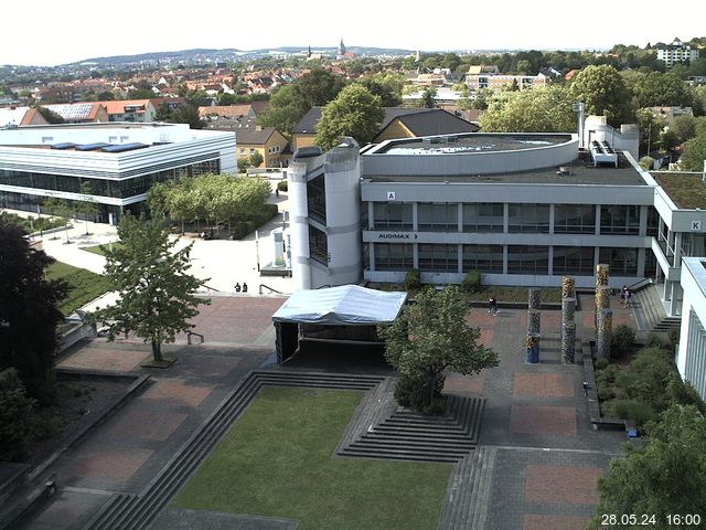 Foto der Webcam: Verwaltungsgebäude, Innenhof mit Audimax, Hörsaal-Gebäude 1