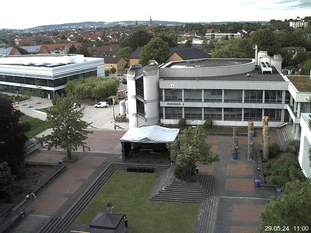 Foto der Webcam: Verwaltungsgebäude, Innenhof mit Audimax, Hörsaal-Gebäude 1