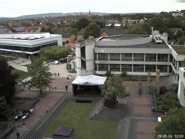 Foto der Webcam: Verwaltungsgebäude, Innenhof mit Audimax, Hörsaal-Gebäude 1