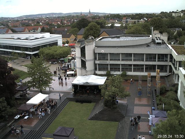 Foto der Webcam: Verwaltungsgebäude, Innenhof mit Audimax, Hörsaal-Gebäude 1