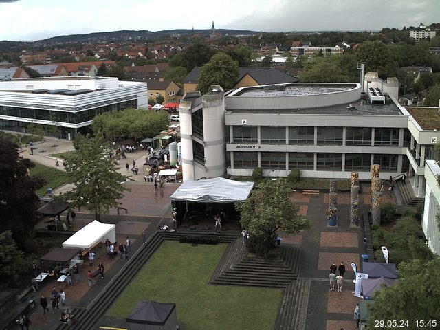 Foto der Webcam: Verwaltungsgebäude, Innenhof mit Audimax, Hörsaal-Gebäude 1