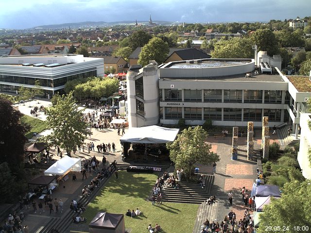 Foto der Webcam: Verwaltungsgebäude, Innenhof mit Audimax, Hörsaal-Gebäude 1