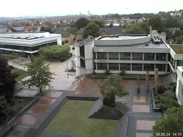 Foto der Webcam: Verwaltungsgebäude, Innenhof mit Audimax, Hörsaal-Gebäude 1