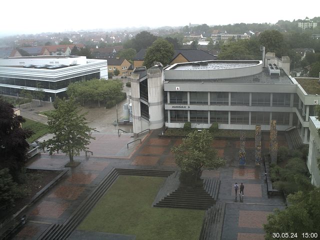 Foto der Webcam: Verwaltungsgebäude, Innenhof mit Audimax, Hörsaal-Gebäude 1