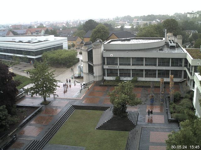 Foto der Webcam: Verwaltungsgebäude, Innenhof mit Audimax, Hörsaal-Gebäude 1