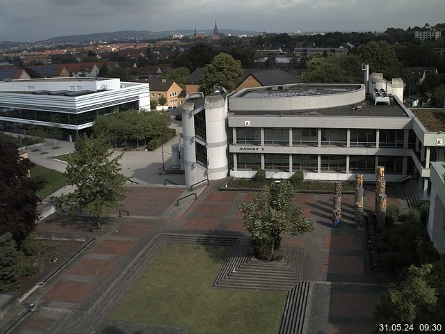 Foto der Webcam: Verwaltungsgebäude, Innenhof mit Audimax, Hörsaal-Gebäude 1