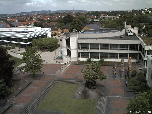 Foto der Webcam: Verwaltungsgebäude, Innenhof mit Audimax, Hörsaal-Gebäude 1