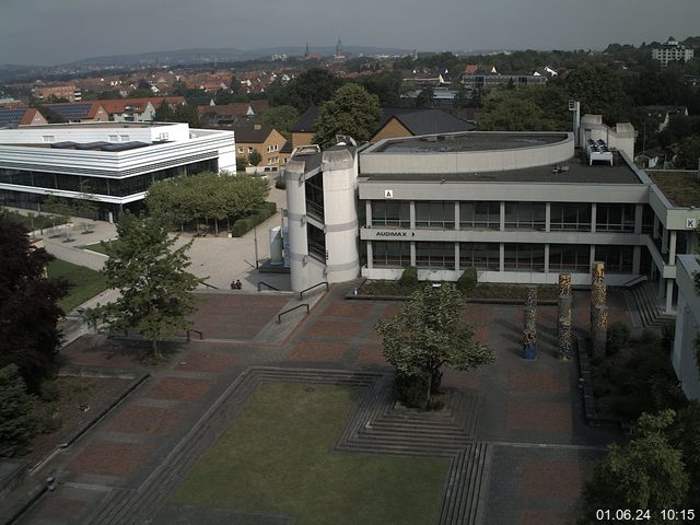 Foto der Webcam: Verwaltungsgebäude, Innenhof mit Audimax, Hörsaal-Gebäude 1