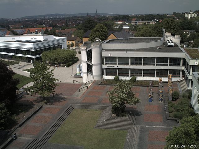 Foto der Webcam: Verwaltungsgebäude, Innenhof mit Audimax, Hörsaal-Gebäude 1