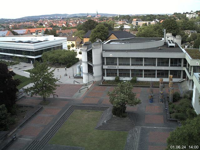 Foto der Webcam: Verwaltungsgebäude, Innenhof mit Audimax, Hörsaal-Gebäude 1