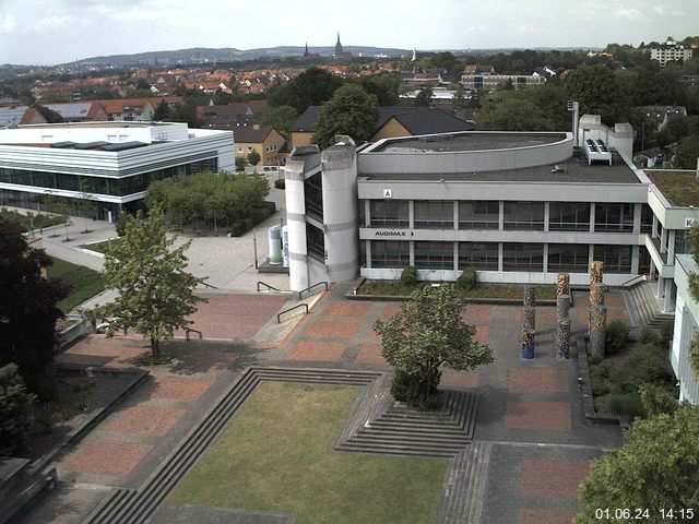 Foto der Webcam: Verwaltungsgebäude, Innenhof mit Audimax, Hörsaal-Gebäude 1