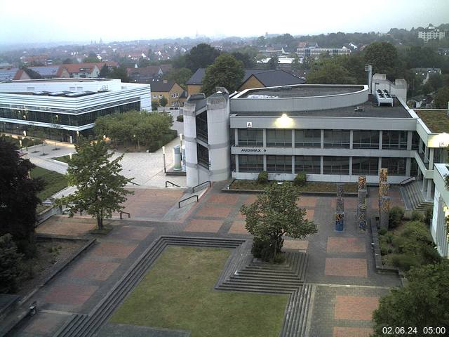 Foto der Webcam: Verwaltungsgebäude, Innenhof mit Audimax, Hörsaal-Gebäude 1