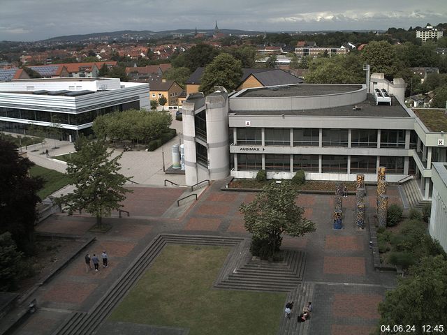 Foto der Webcam: Verwaltungsgebäude, Innenhof mit Audimax, Hörsaal-Gebäude 1