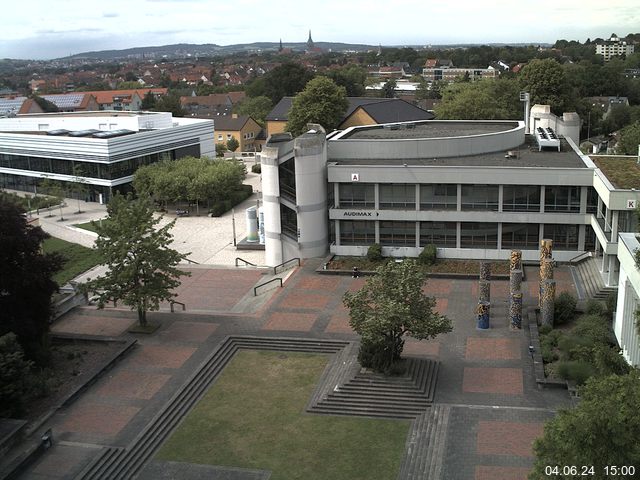 Foto der Webcam: Verwaltungsgebäude, Innenhof mit Audimax, Hörsaal-Gebäude 1