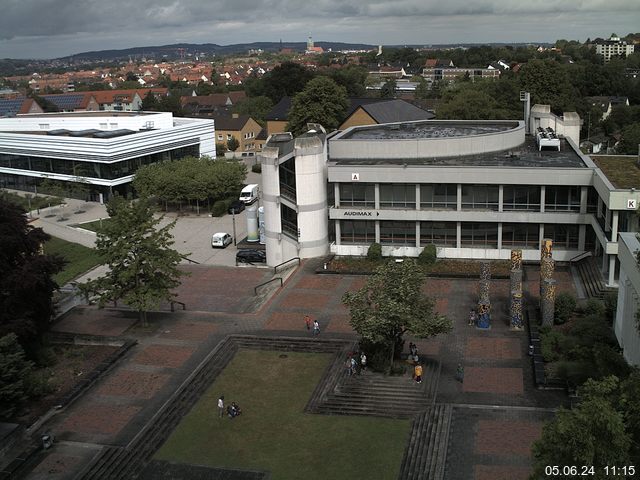 Foto der Webcam: Verwaltungsgebäude, Innenhof mit Audimax, Hörsaal-Gebäude 1