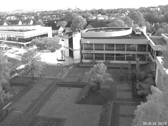 Foto der Webcam: Verwaltungsgebäude, Innenhof mit Audimax, Hörsaal-Gebäude 1