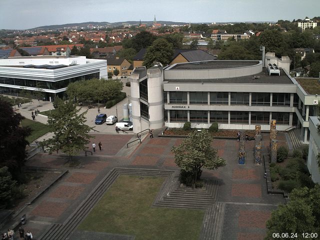 Foto der Webcam: Verwaltungsgebäude, Innenhof mit Audimax, Hörsaal-Gebäude 1