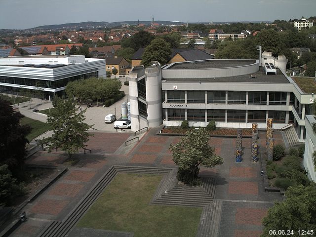 Foto der Webcam: Verwaltungsgebäude, Innenhof mit Audimax, Hörsaal-Gebäude 1